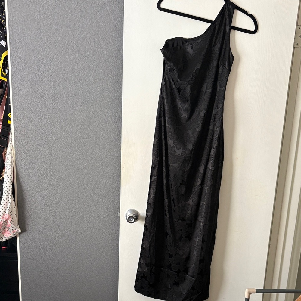 Lulu's Chic Black One-Shoulder Dress